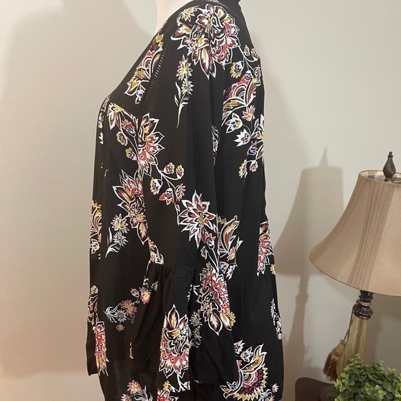 Old Navy sz am top smock style blk print in rayon - Picture 5 of 10